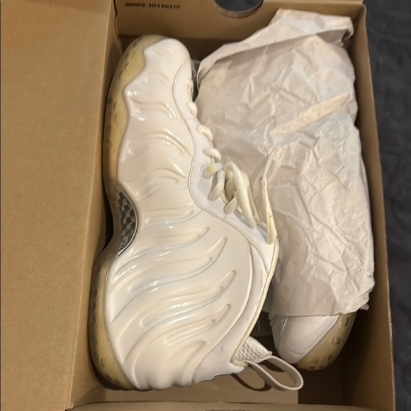 Vintage Nike Foamposite One - White and Cream